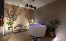 Noho Boutique , Premium Living Dikeou 8